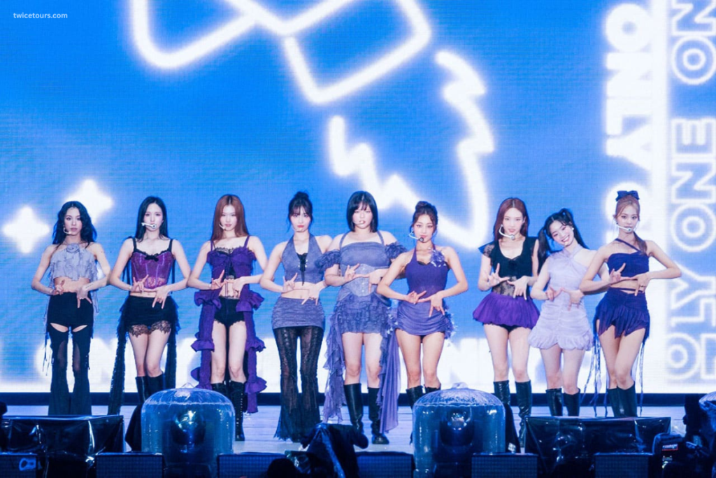 KPOP girls on stage
