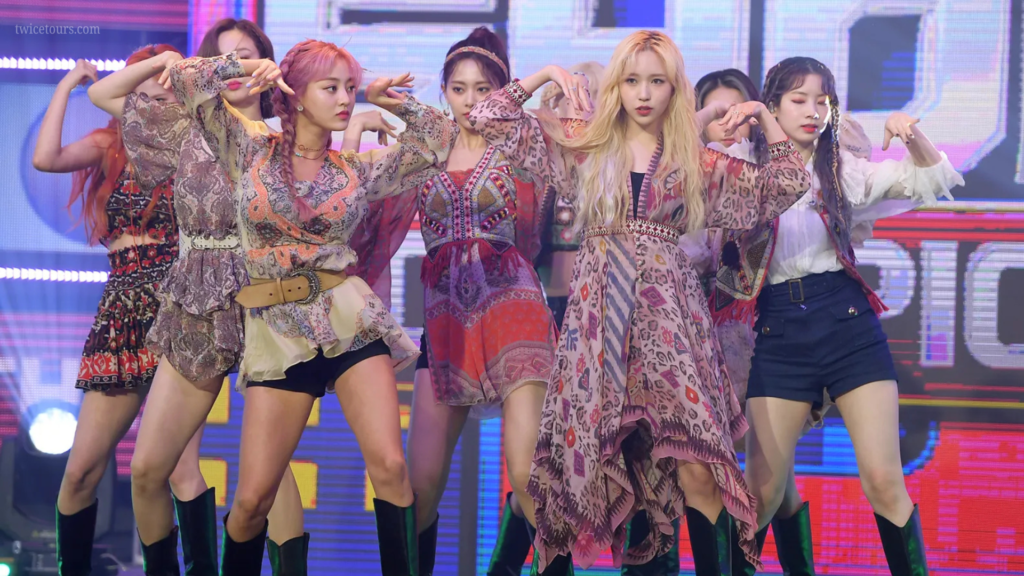 TWICE Members together