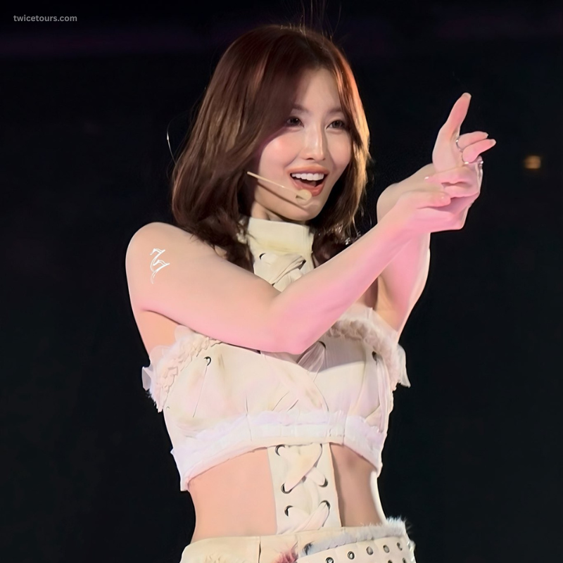 Momo Twice - cute action