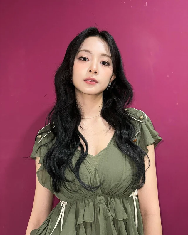 TWICE Lisbon Concert 2026 at MEO Arena: Tickets, Setlist, Guide 5 Tzuyu latest net worth in casual style