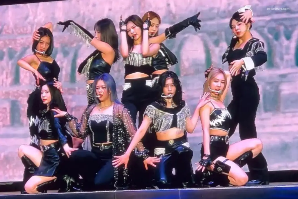 Concert stage moves