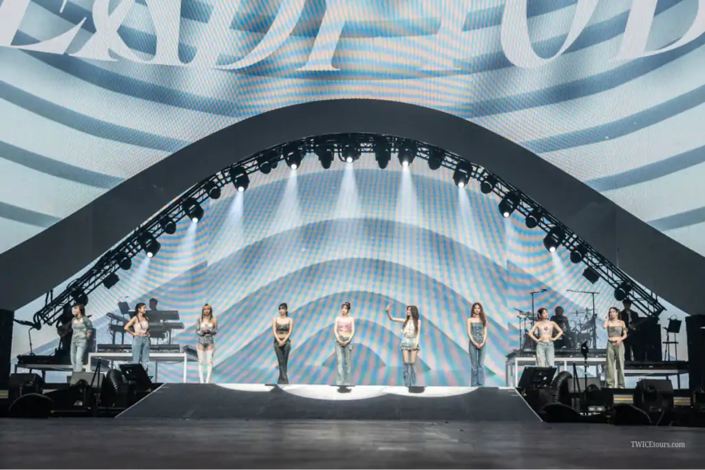 K-pop girls on stage