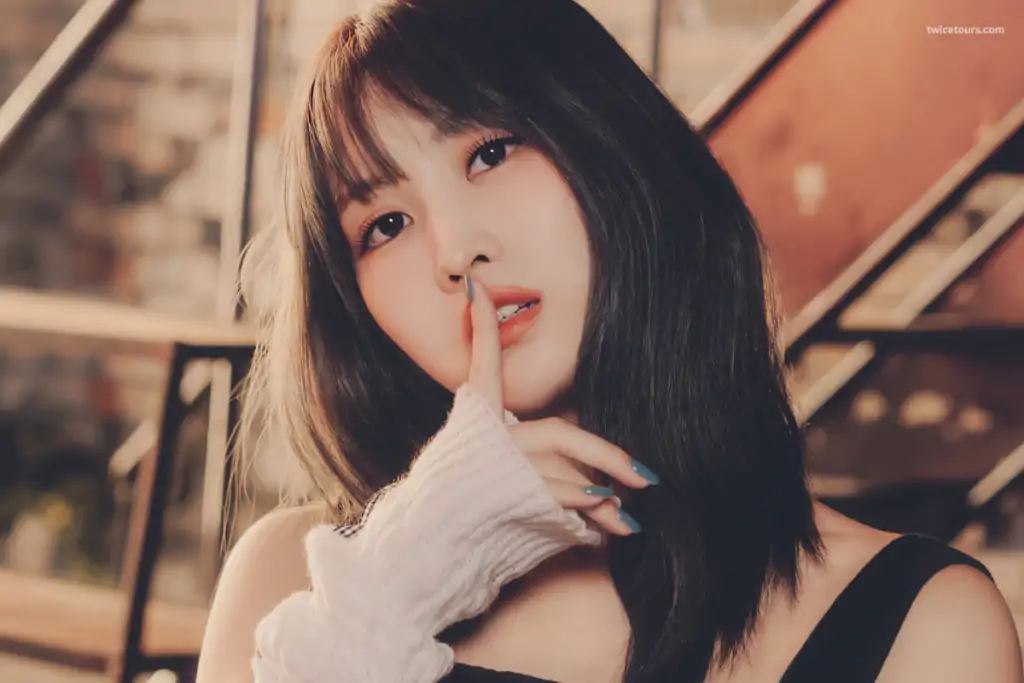Momo Hirai in TWICE: Dance Legacy, Tours & Global Impact 8 Momo Twice