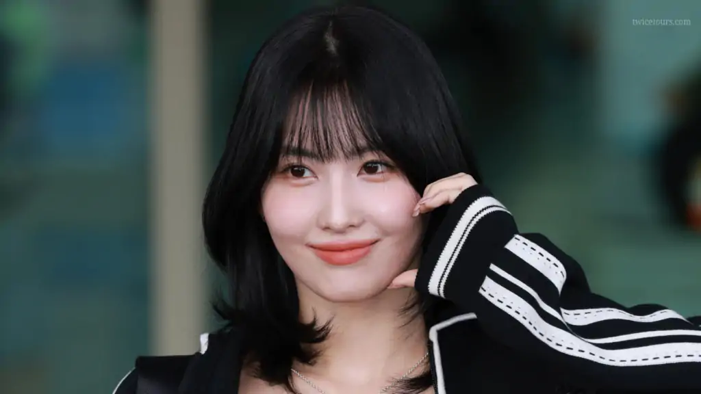 Momo TWICE Net Worth in 2026: $3.1M Villa & Brand Deals 6 Momo - Twice Tour