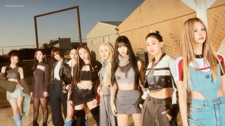 TWICE Paris Concert