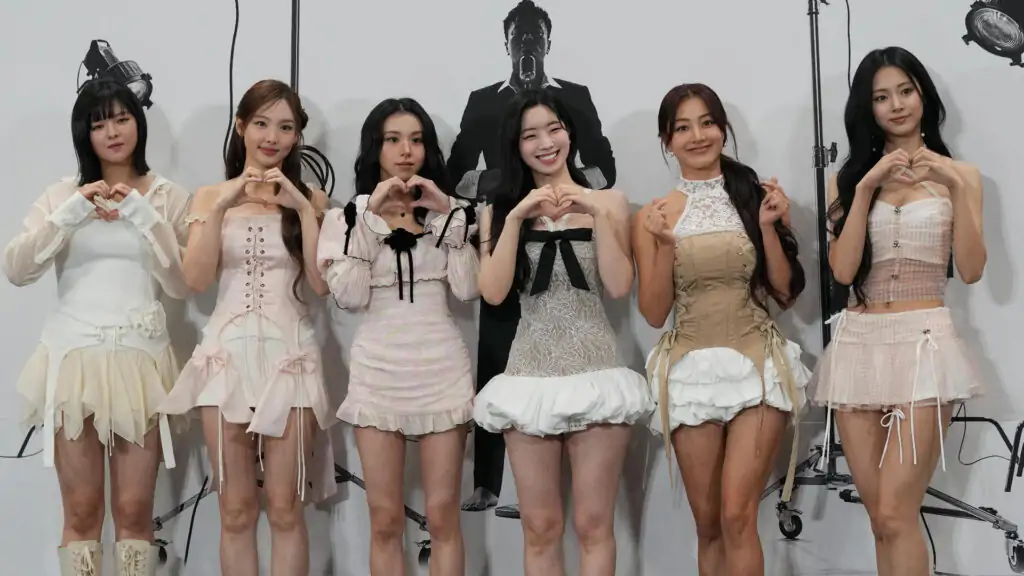 TWICE Group Band